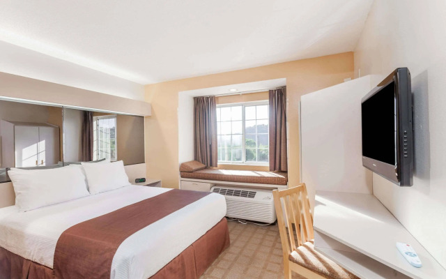 Microtel Inn & Suites by Wyndham Nashville