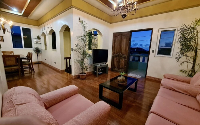 Den Den Guesthouse