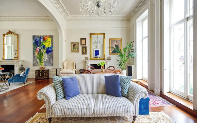 Grand 2 Bedroom Flat, Kensington