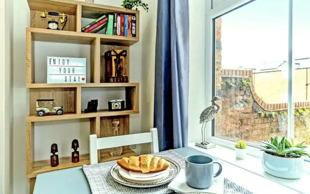 Ye Olde Windmill Apartment Free Parking