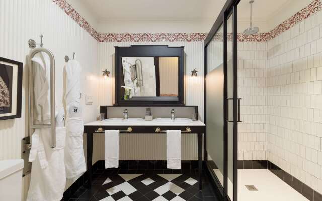 H10 Corregidor Boutique Hotel