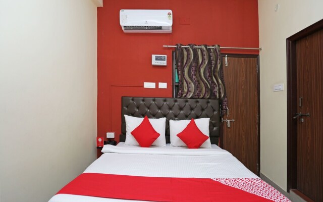 OYO Flagship 128 AIIMS BHU