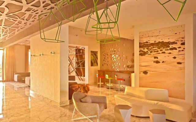 Ag Hotel
