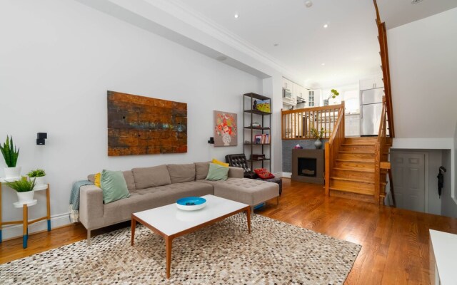 3 Bedroom 2 Bath Large Patio and CN View