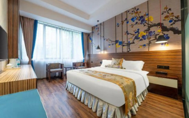 New Summer Palace Hote