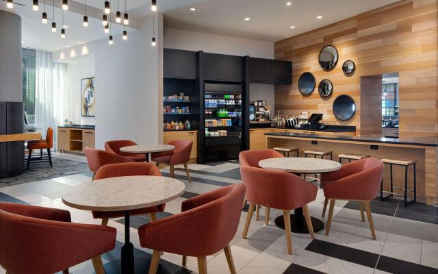 Hyatt Place Boston/Seaport District