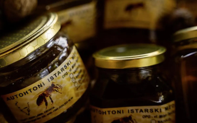 Roža in Sveti Bartol (Haus für 2-3 Personen)