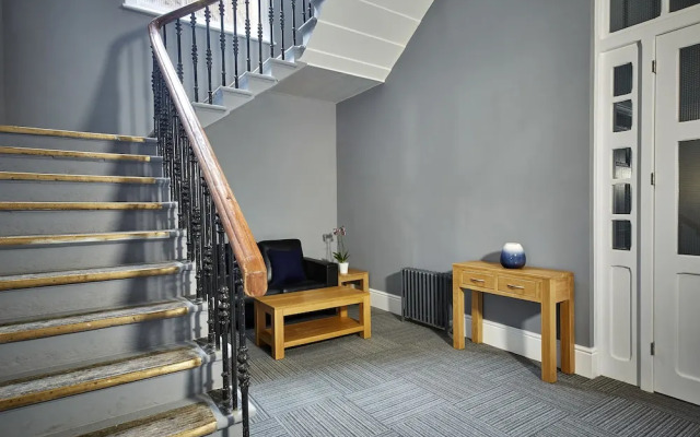 Burkhardt Hall by Viridian Apartments