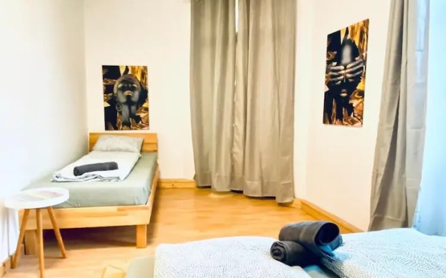 Stylish Shared 3-Bedroom Stay Near City