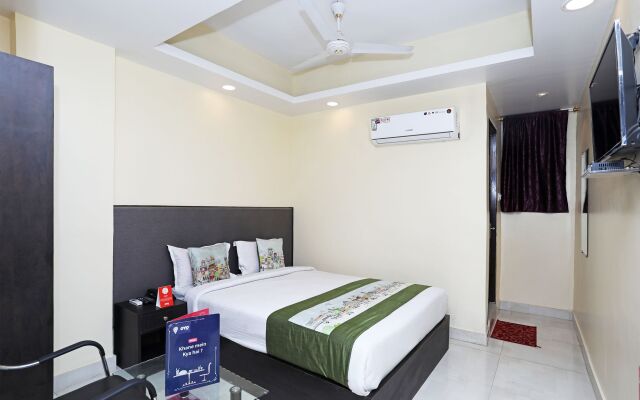 OYO 9193 Hotel Maple