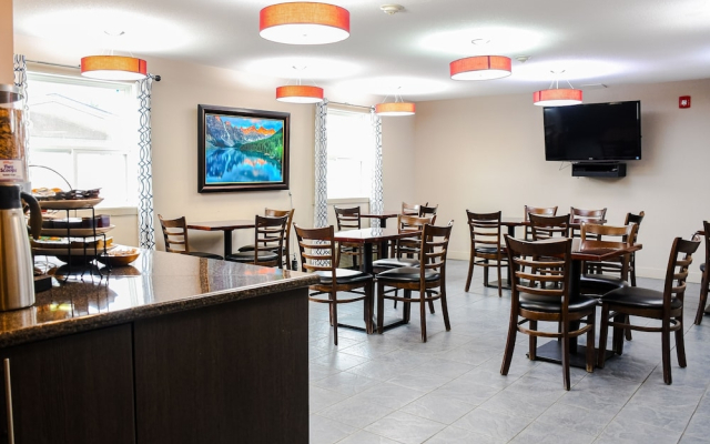 Crest Inn & Suite