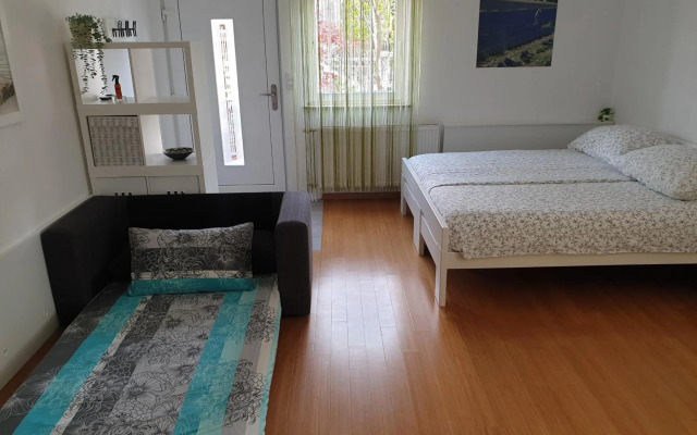 Studio EMMA Ljubljana - FREE parking, AC, Wifi