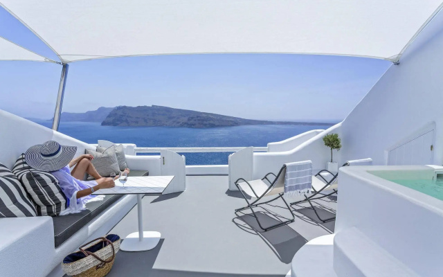 Charisma Suites