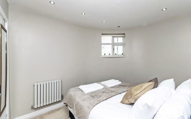 Unique Chester Racecourse Apartment