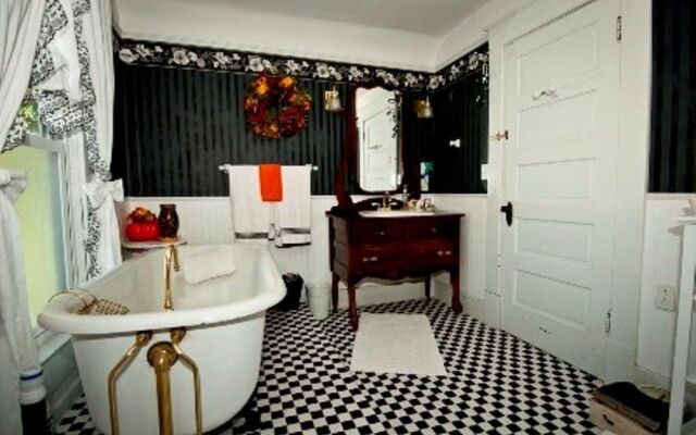 3rd Street Nest Bed & Breakfast