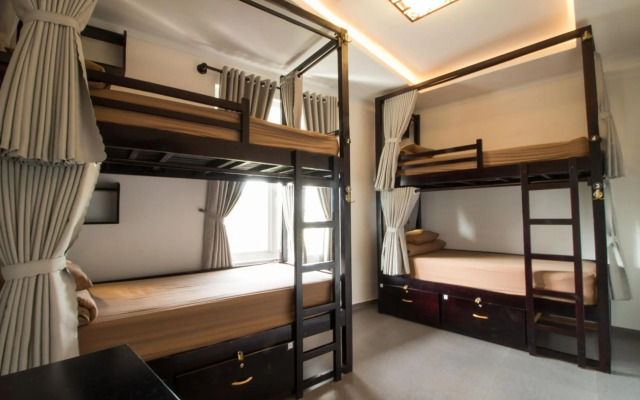 Phu House Hostel