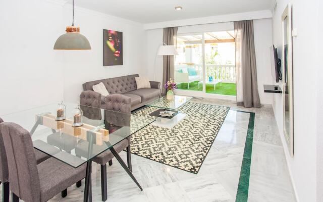 Dama de noche Playground