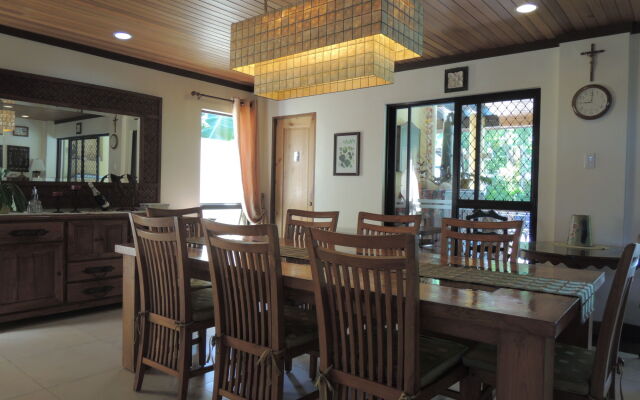 Palm Seaside Inn and Beach Resort