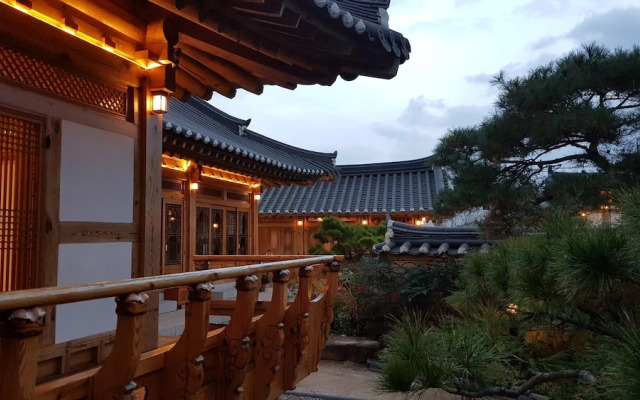 Wiyeonjae Hanok Stay