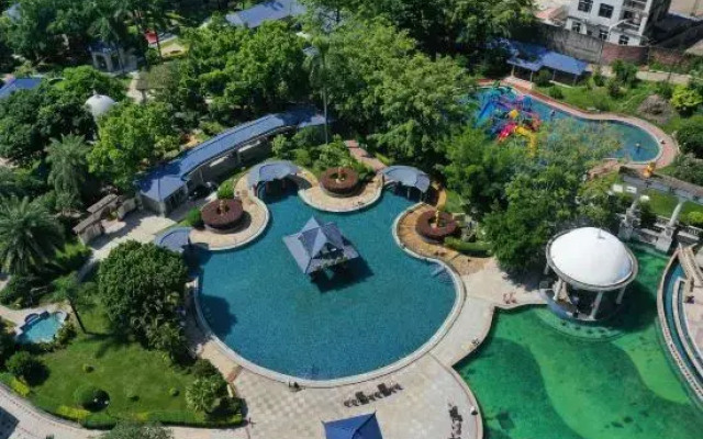 Qianjiang Hot Spring Hotel