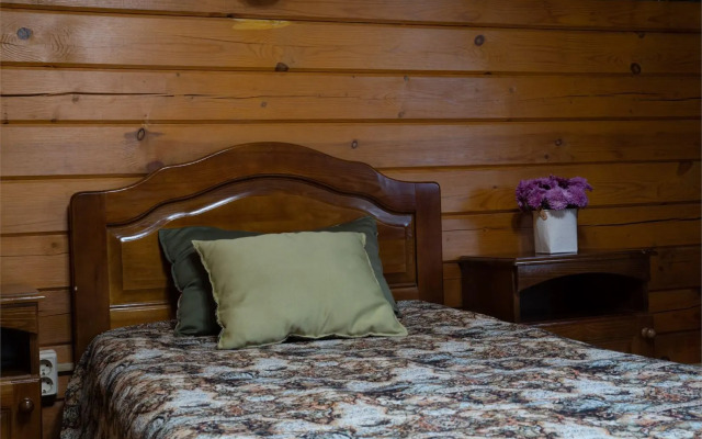 Золотой Лотос