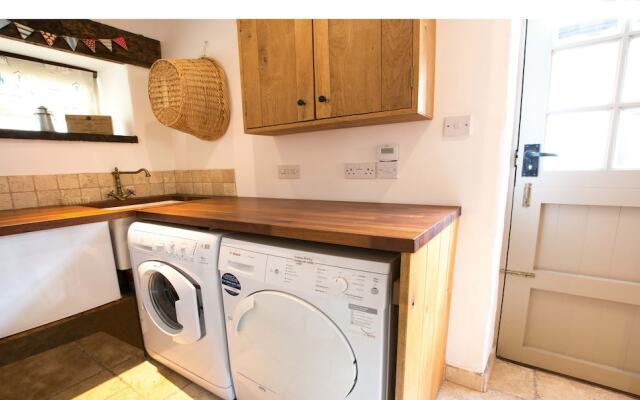 Stables Georgeham 2 Bedrooms Sleeps 6 Dogs Welcome