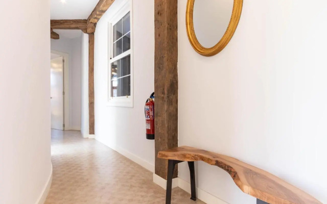 Acogedor, de Diseño Moderno en Zona Antigua