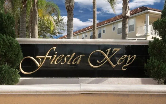 Royal Fiesta Key Townhouse by RedAwning