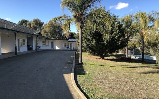 Green Door Motel