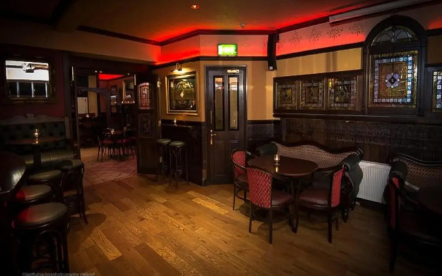 Ewings Bar & Self-Catering Accommodation