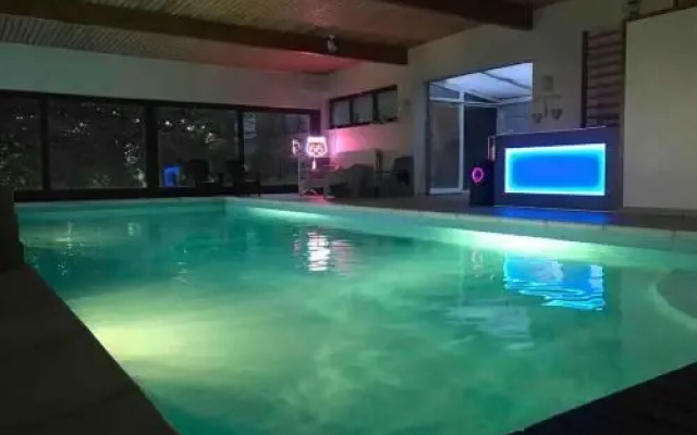 Week-end détente pour 4 pers. , piscine , jacuzzi