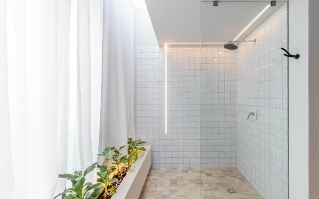 407 Stunning penthouse apartment for 2