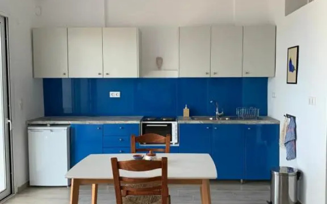 Chelidóni House: Studio Apartment with Stunning Seaview