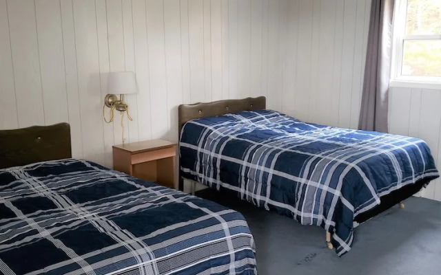 Joyce's Motel & Cottages