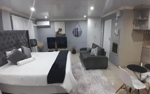 54 Malcolm Palace Room