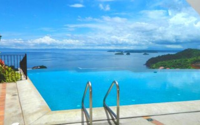 Luxury Condominium Breathtaking Ocean View