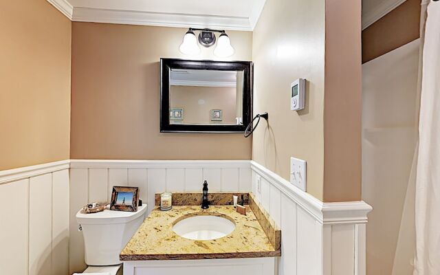 Quiet Family - 4 Br Home