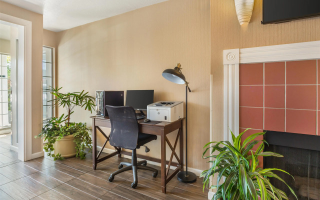 Best Western Luxury Inn