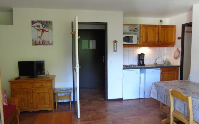 Lou Services Apartment CB19 LSI 001