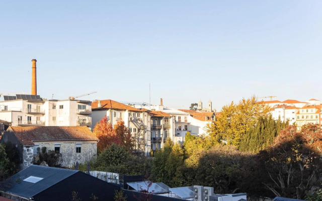 Bombarda Apartments by LovelyStay