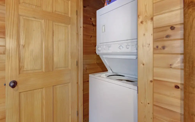Family Ties Lodge by Jackson Mountain Rentals
