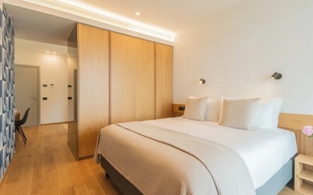 Pureview Luxury Suites, with breakfast & pool