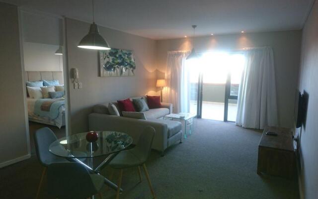 Manhattan Towers 507 by CTHA