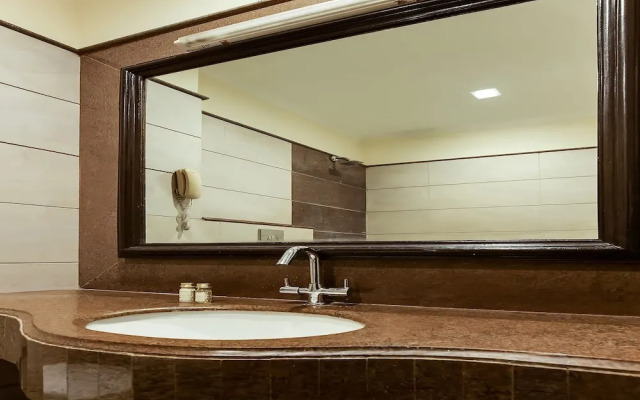 OYO 7075 Hotel Oakland