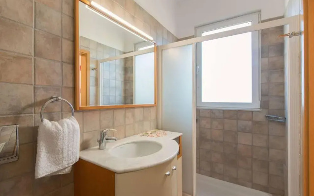 Stunning 5-bed Villa in Gennadi!