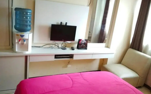 The Suites Metro Apartment by Desta Farispro