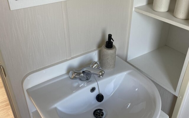 Remarkable 2-bed Holiday Home in Whitstable