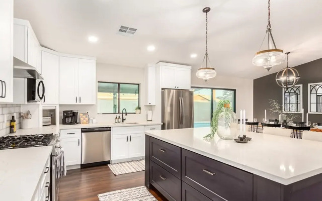 Broadway Palms Private Pool Chef Kitchen Office