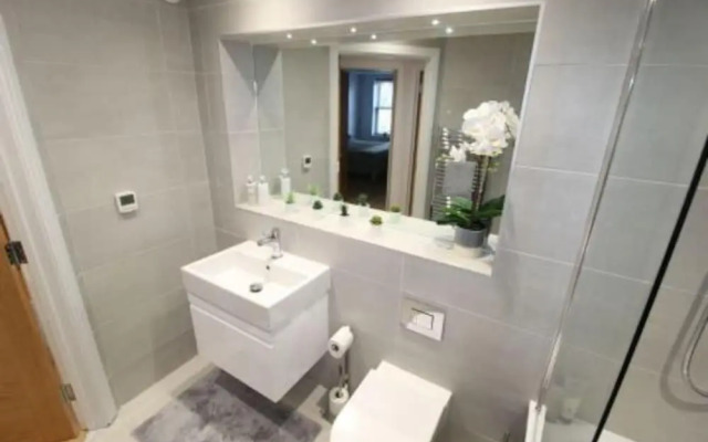 Middle Chine - 2 Bedroom Holiday Home