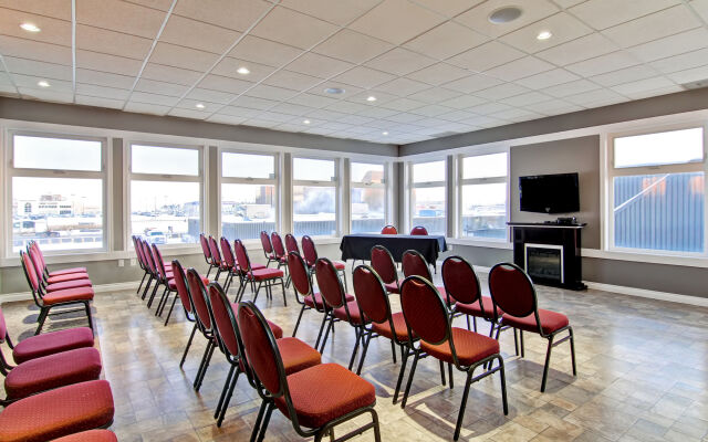 Travelodge by Wyndham Grande Prairie